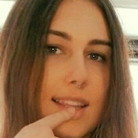0hLively Naakt