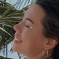 Adriana Hughes Naakt