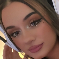Ailincia Naakt
