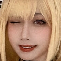 ainnguyen Naakt