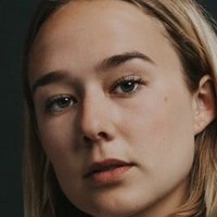 Alba August Naakt