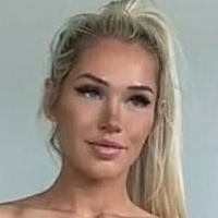 Alex Paige Moore Naakt