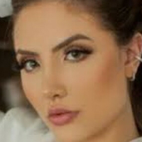 Aline Fari Naakt