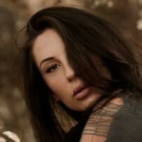 Alison Naakt