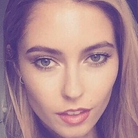 Amy Neville Naakt