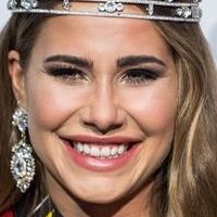 Anahita Rehbein Naakt