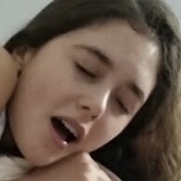 Andreea V Naakt