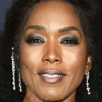 Angela Bassett Naakt