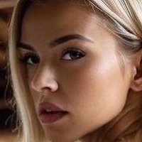 Angela Paskevic Naakt