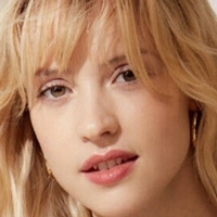 Angèle Naakt