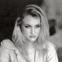 Anika Knudsen Naakt