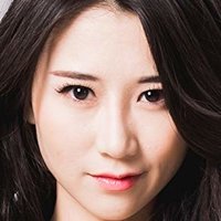 Annie Q. Naakt