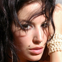Ansley Naakt