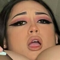 Anya Clouds Naakt