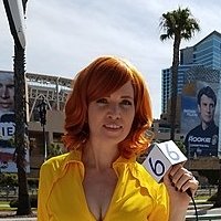 April O'Neil Naakt