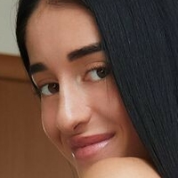Ara Mix Naakt