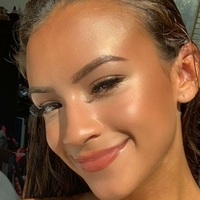 Ariana Barrett Naakt
