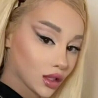 Arrya Doll Naakt