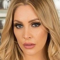 Ashley Emma Havelin Naakt