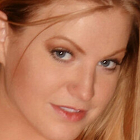 Avery Ray Naakt