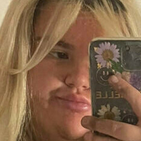 b0ugiee Naakt