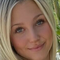 Baylee Brush Naakt