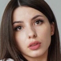 Bee.elina Naakt