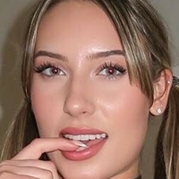 Bella Reid Naakt