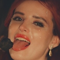 Bella Throne Naakt