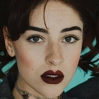 Bernadine_elizabeth Naakt