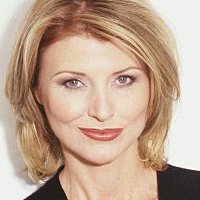Beth Broderick Naakt
