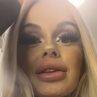 blondiebombbarbs/Badbarbiet Naakt