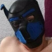 blueandredmask Naakt