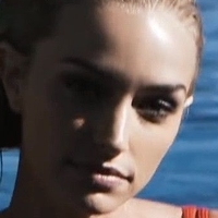Brianne Howey Naakt