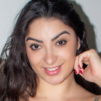 Brunam Naakt