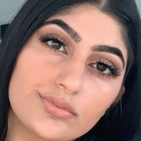 Busty Indian Naakt