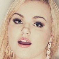 Catherine Ellis Naakt