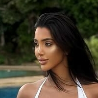 Chloe Khan Naakt