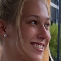 Claire Grimes Naakt