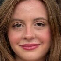 Cortlyn Russo Naakt