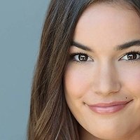 Courtney Cummings Naakt