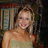 Courtney Peldon Naakt
