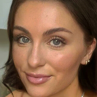 Courtney Ryan Naakt