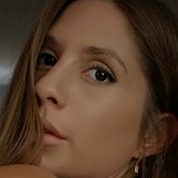 Courtney Naakt