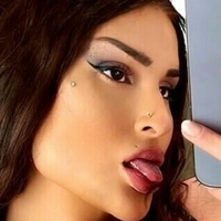Damla Özden Naakt