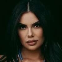 Danielle Ruiz Naakt