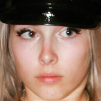deathene Naakt