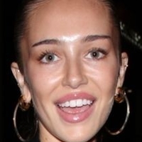 Delilah Hamlin Naakt