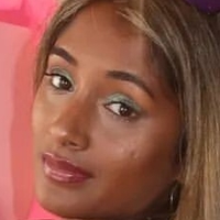 Dinusha Naakt