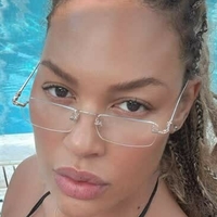 Ecambage Naakt